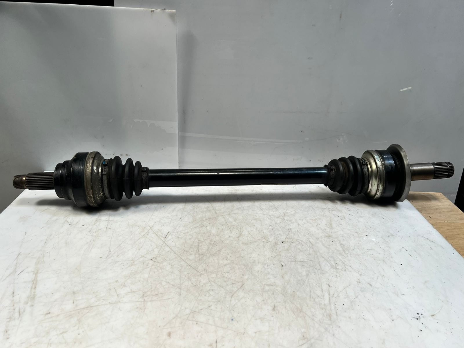 2013-15 BMW 7' F01 F03 F04 F02 Active Hybrid 7 Rear Right CV Axle Shaft 7566078