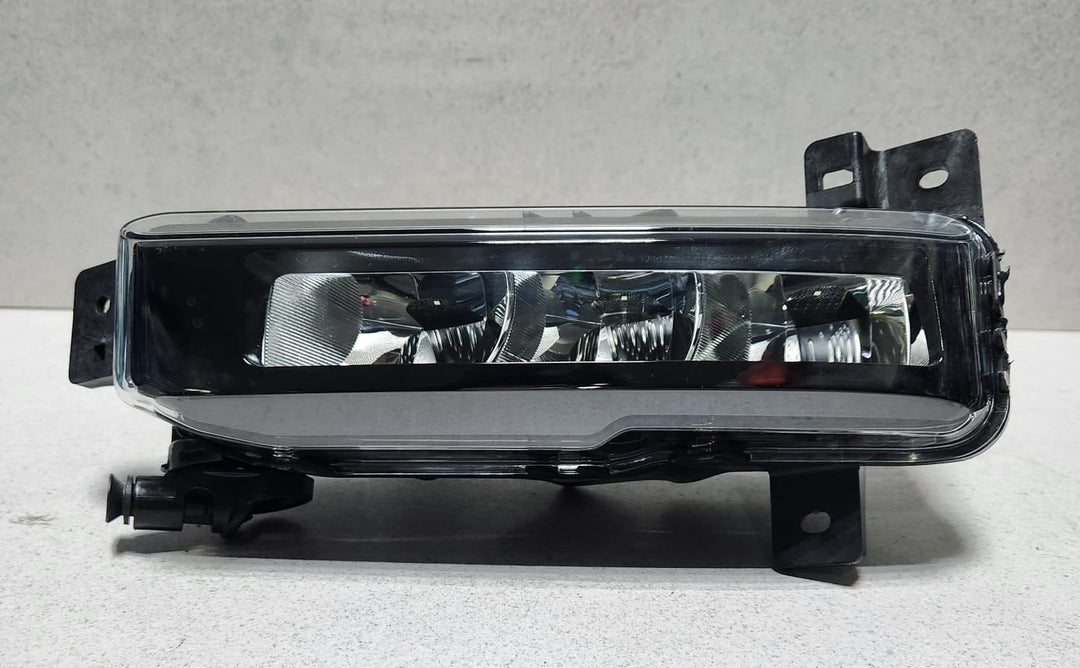 2020-2024 BMW 320i Fog Light LED Left 7433787 3 Series G20 G21 and 2 Series F44