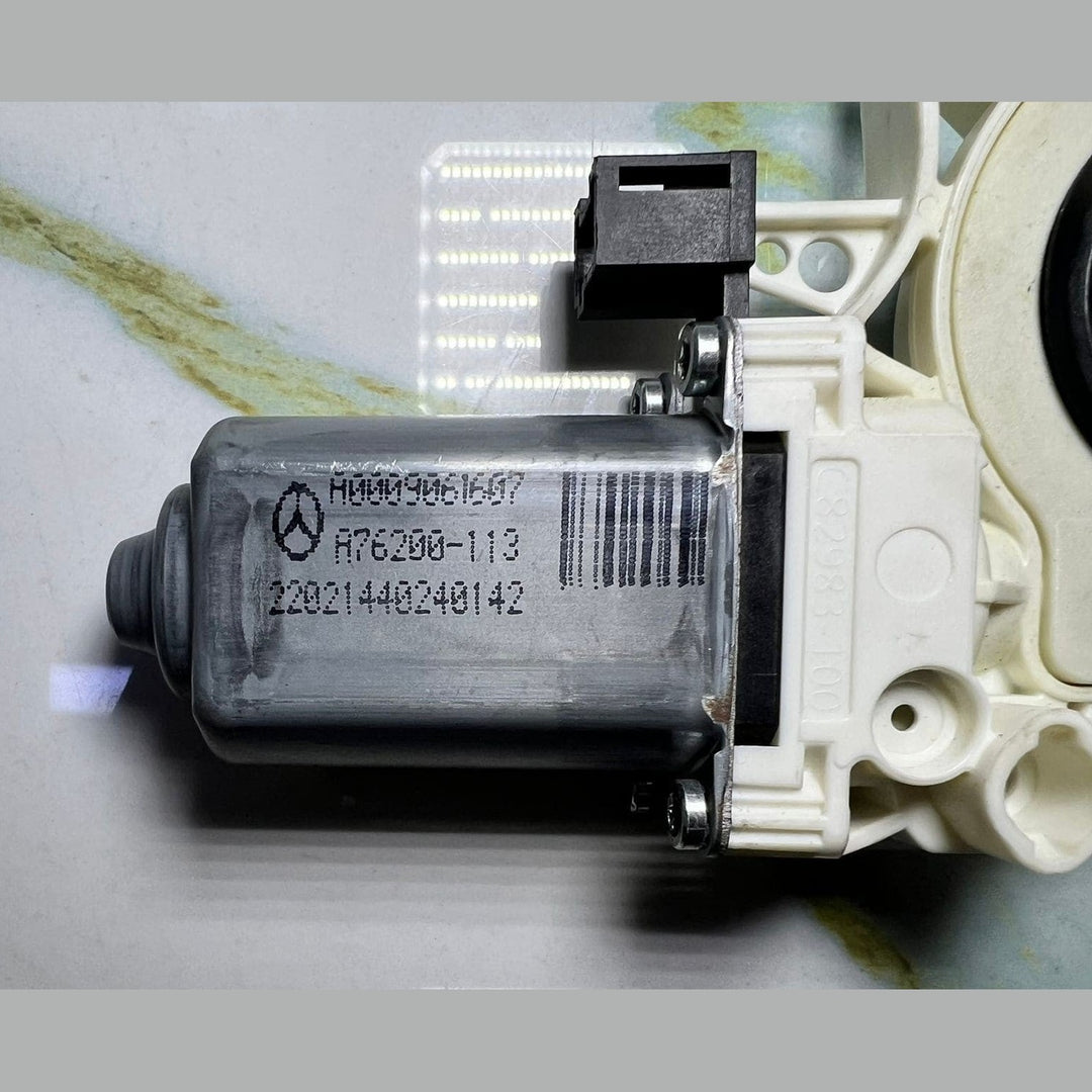 2019-2024 Mercedes-Benz CLA250 Window Regulator Motor A0009061607 CLA250, CLS450