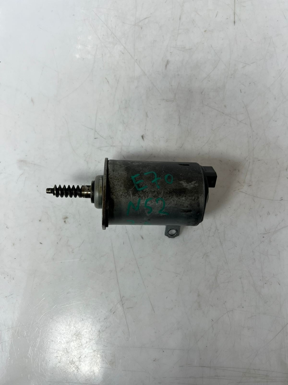 2004-2005 BMW 645Ci E81 E82 E87 E88 Valvetronic Eccentric Shaft Actuator 7548388