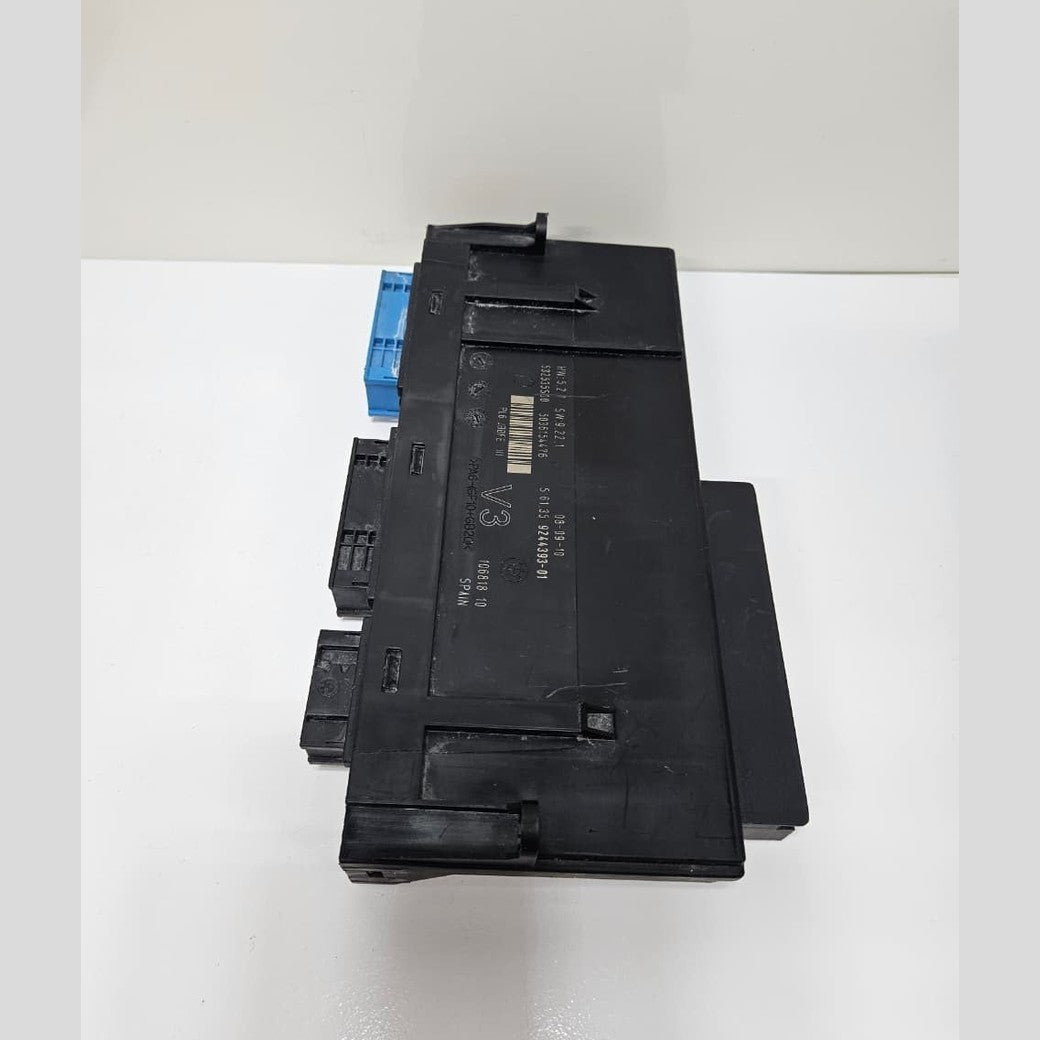 2011-2016 BMW 535i Body Control Module 9244393 OEM