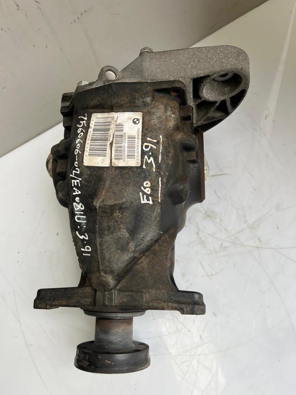 2004-2010 BMW 5' E60 E61 525i 6' E63 E64 630i Rear Differential 7560606 - 3.91