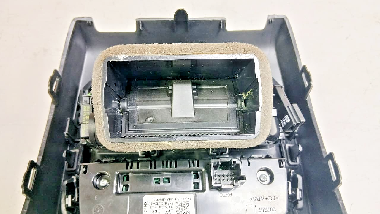 17-25 BMW G20,G21 REAR CENTER CONSOLE HVAC CONTROL SWITCH AIR VENT TRIM OEM