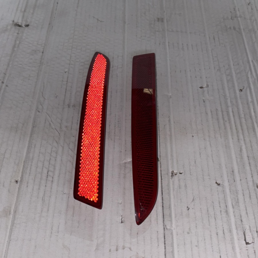 BMW F10 LCI REAR BUMPER REFLECTORS LEFT RIGHT 7318555 7318556 SET