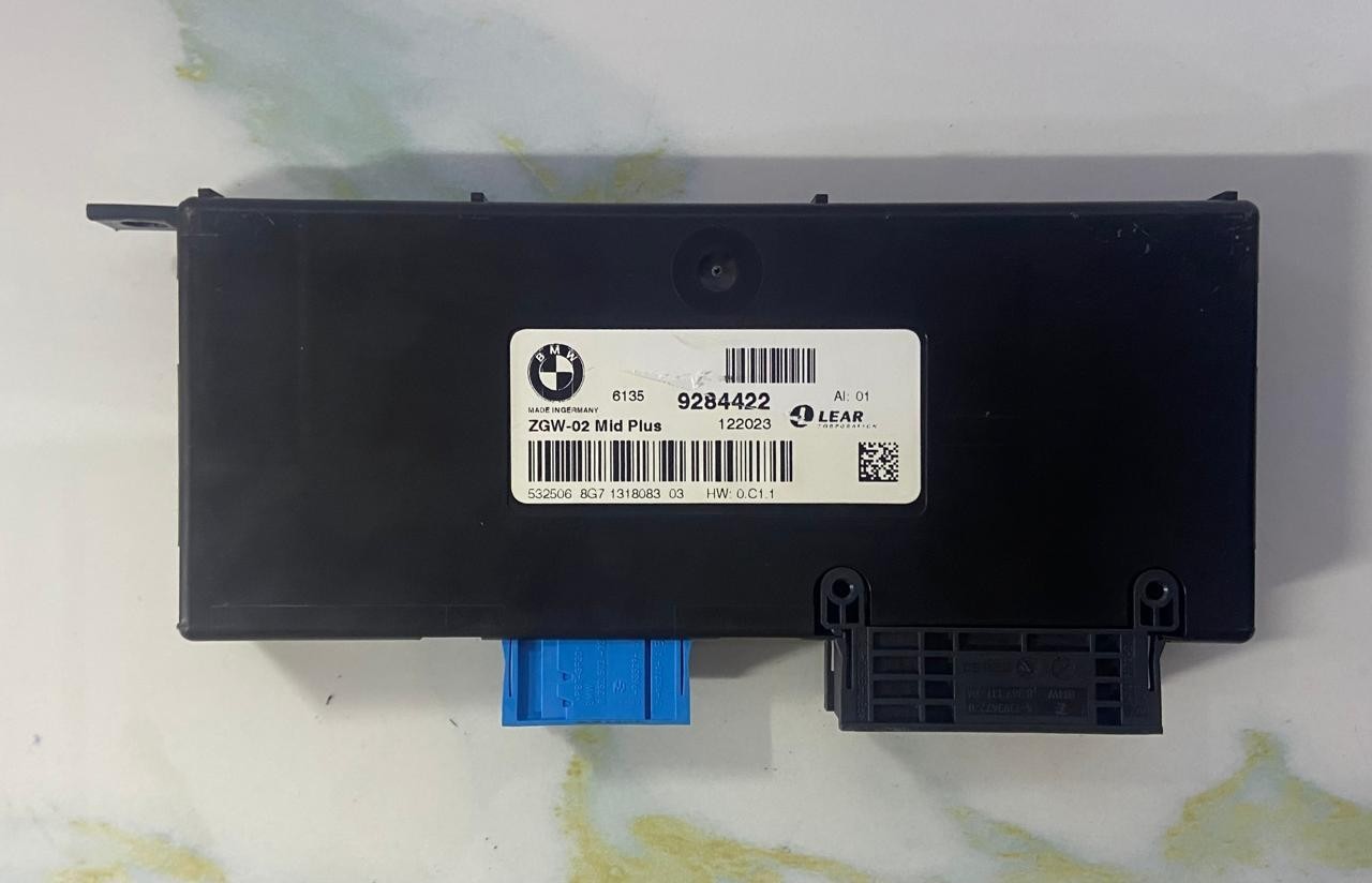 OEM BMW F10 F11 520D 530i GATEWAY CONTROL MODULE ECU 9284422 LEAR