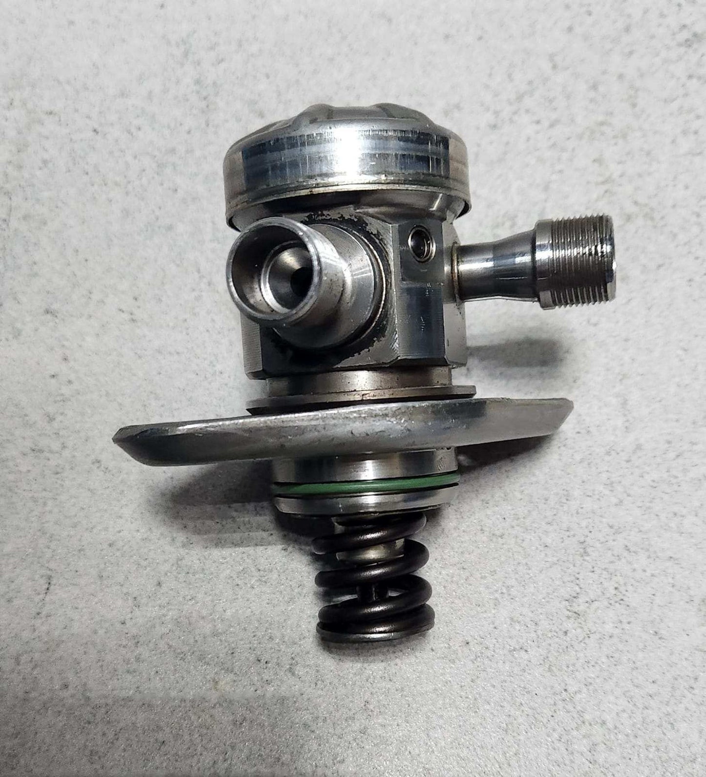 2018 Mercedes-Benz A200 High Pressure Fuel Pump A2820700001  