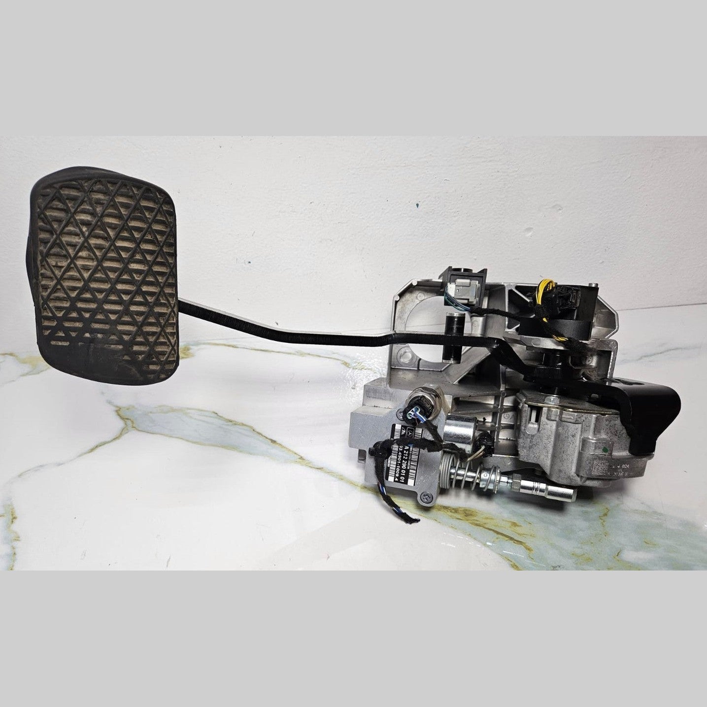 10-15 Mercedes-Benz W212 E-Class Hybrid Brake Pedal Assembly A212 2900301 OEM