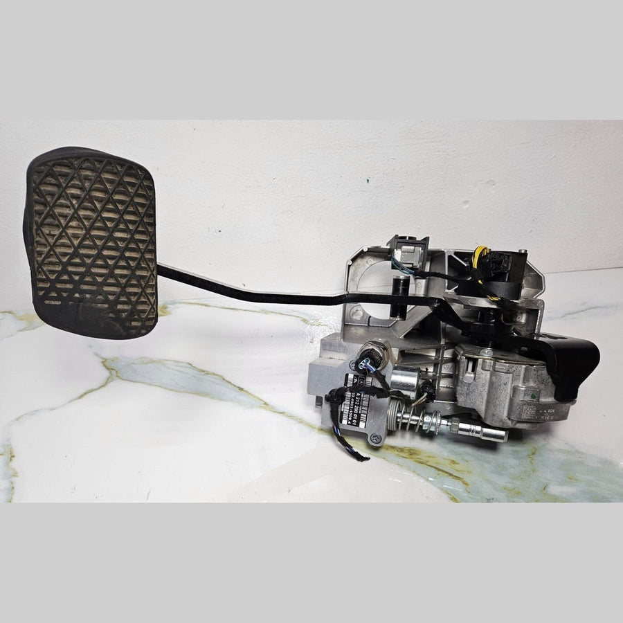 10-15 Mercedes-Benz W212 E-Class Hybrid Brake Pedal Assembly A212 2900301 OEM