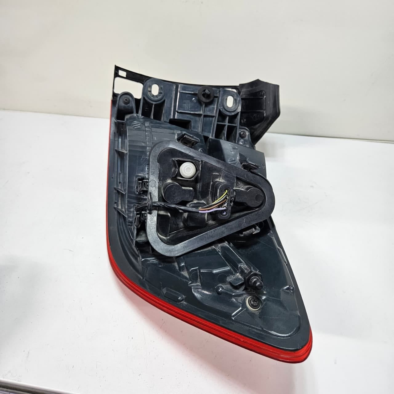 OEM BMW 3 Series F30 F31 Rear Tail Light Rear Left LED 7372787