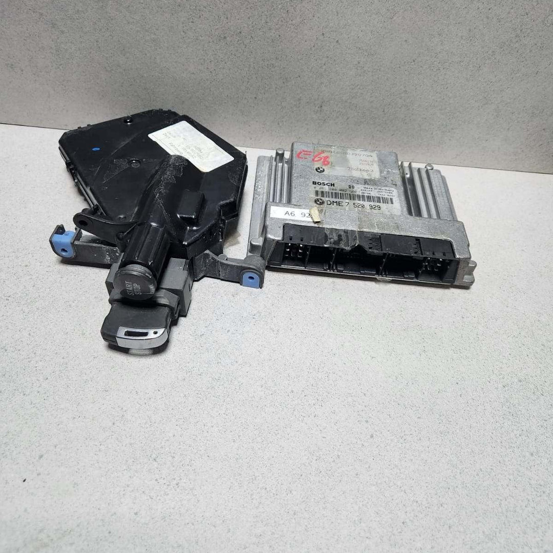 2002-2005 BMW 745i E66 Engine Control Module DME 7520929 V8