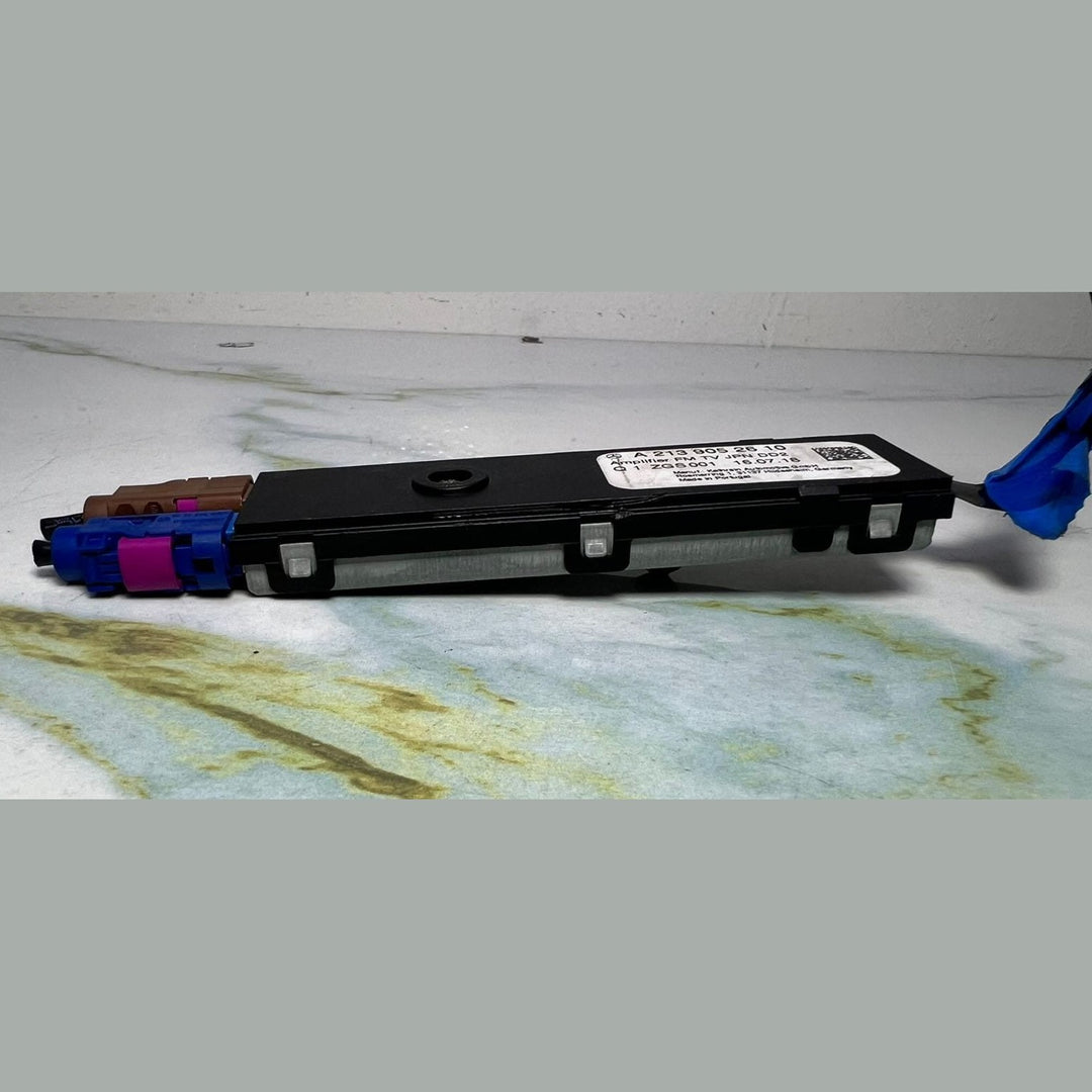 Mercedes Antenna Amplifier A2139052610 S-Class W222 W213 E-Class