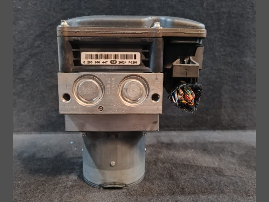 BMW F06 F10 F12 F13 650i 640i 528i 535i 550i ANTI-LOCK BREAKING SYSTEM - 6852808