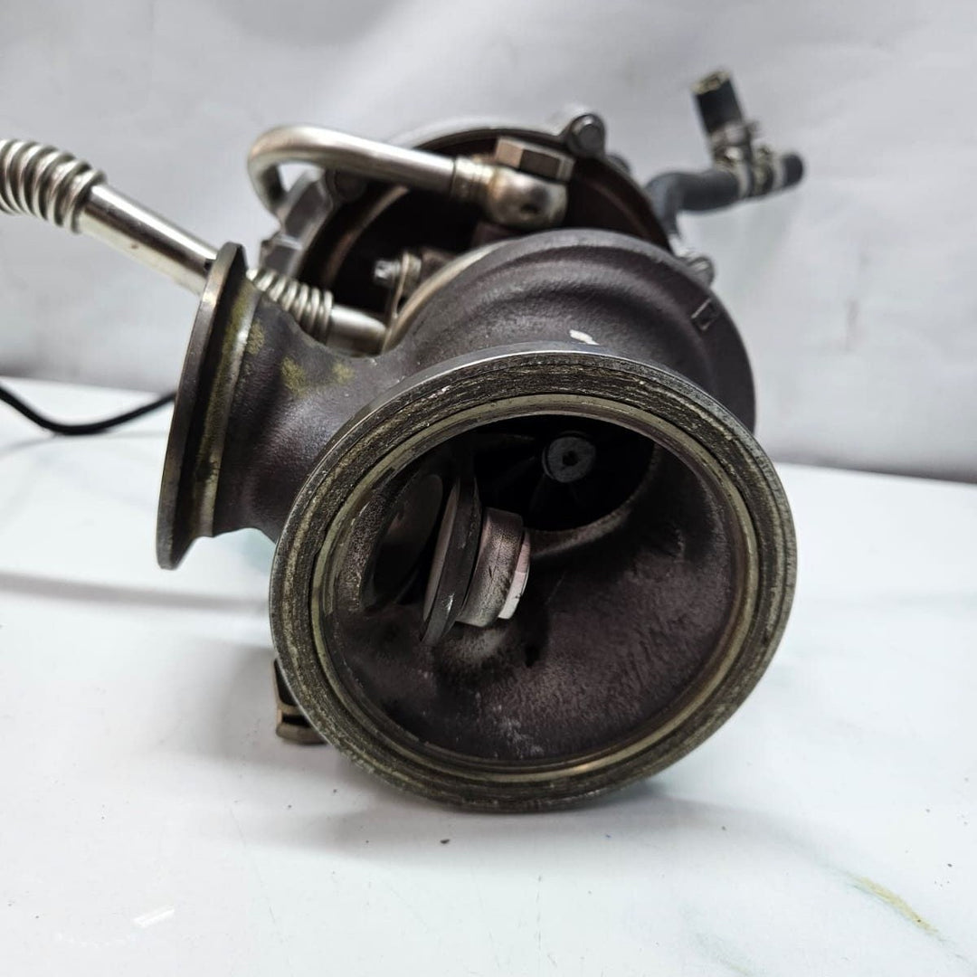 2013-2019 BMW F01-F04 650i Gran Coupe Turbocharger 7605794 OEM
