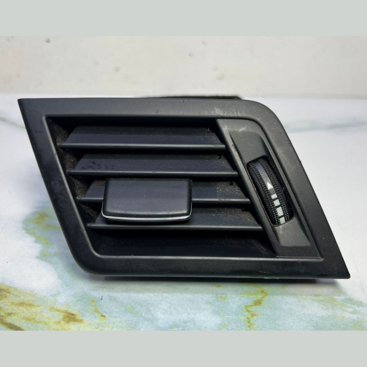 Mercedes Benz Air Vent Front Left A2078300154 E-Class W207