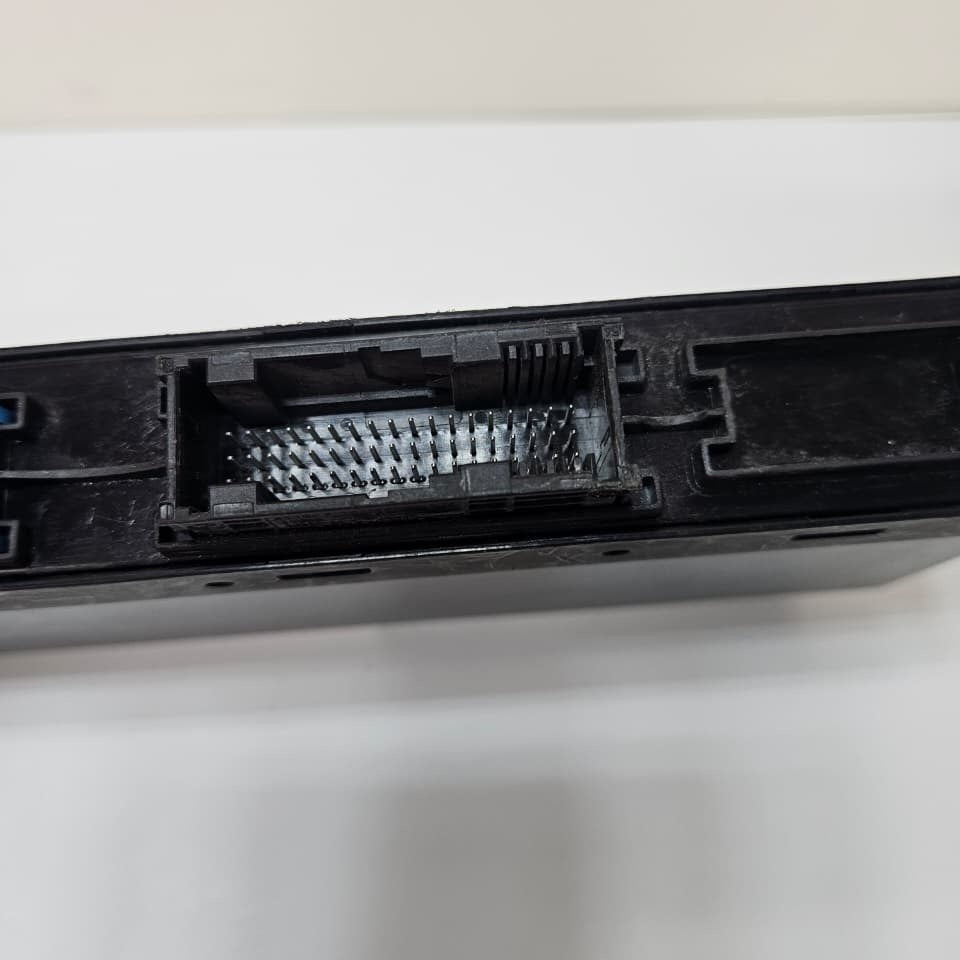 2010-2015 BMW X1 E84 Z4 Body Control Module H2 9305736 OEM