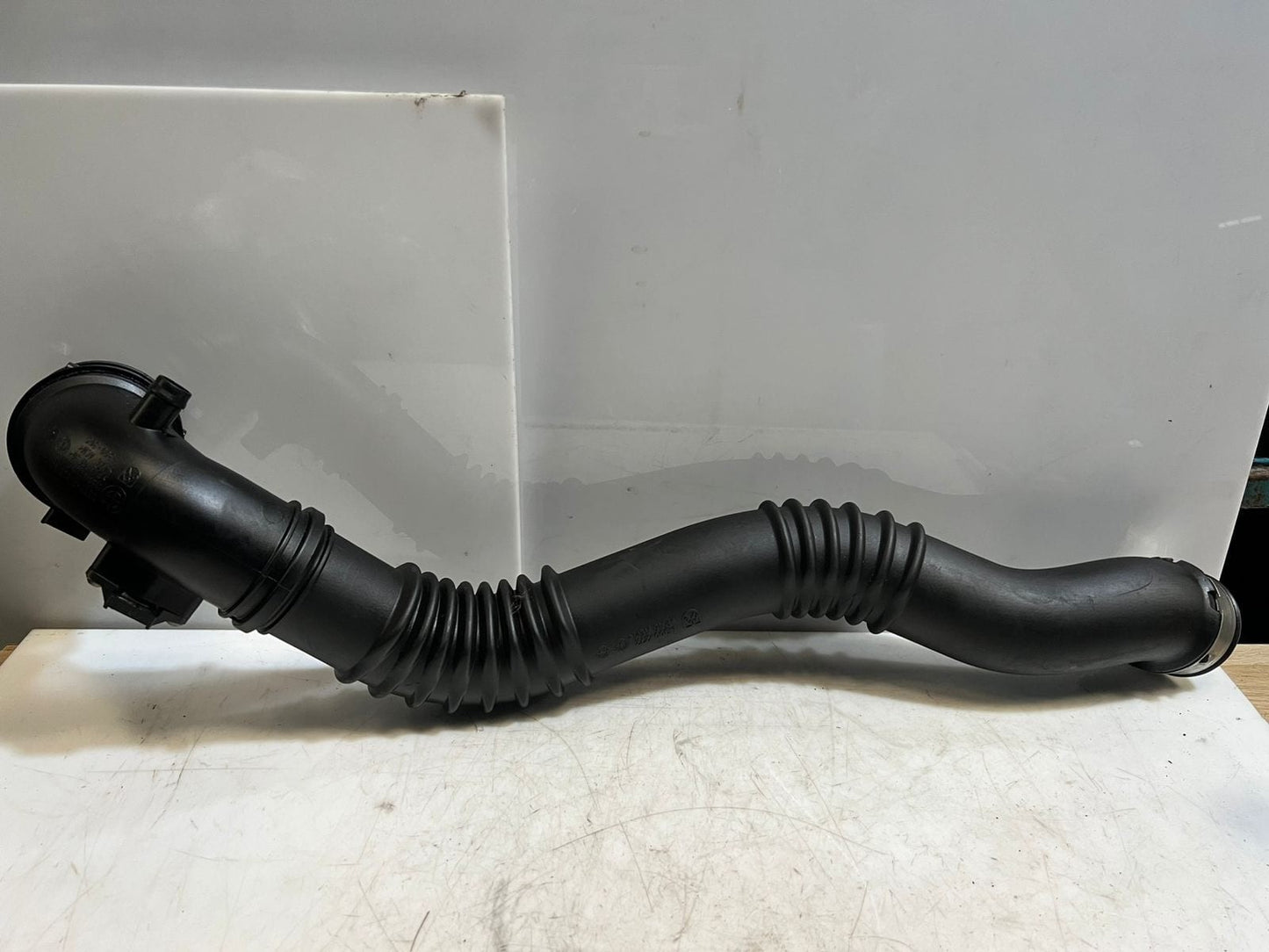 2012-2016 BMW Z4 E89 N20 X1 2.0i E84 AIR LINE DUCT Intercooler Hose 7607941 OEM
