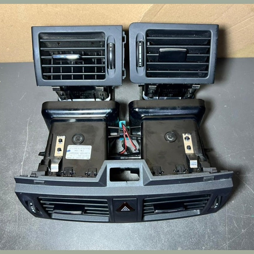 08-10 Mercedes W204 C-Class Front Center Dashboard  Heater A/C Air Vent Set RHD