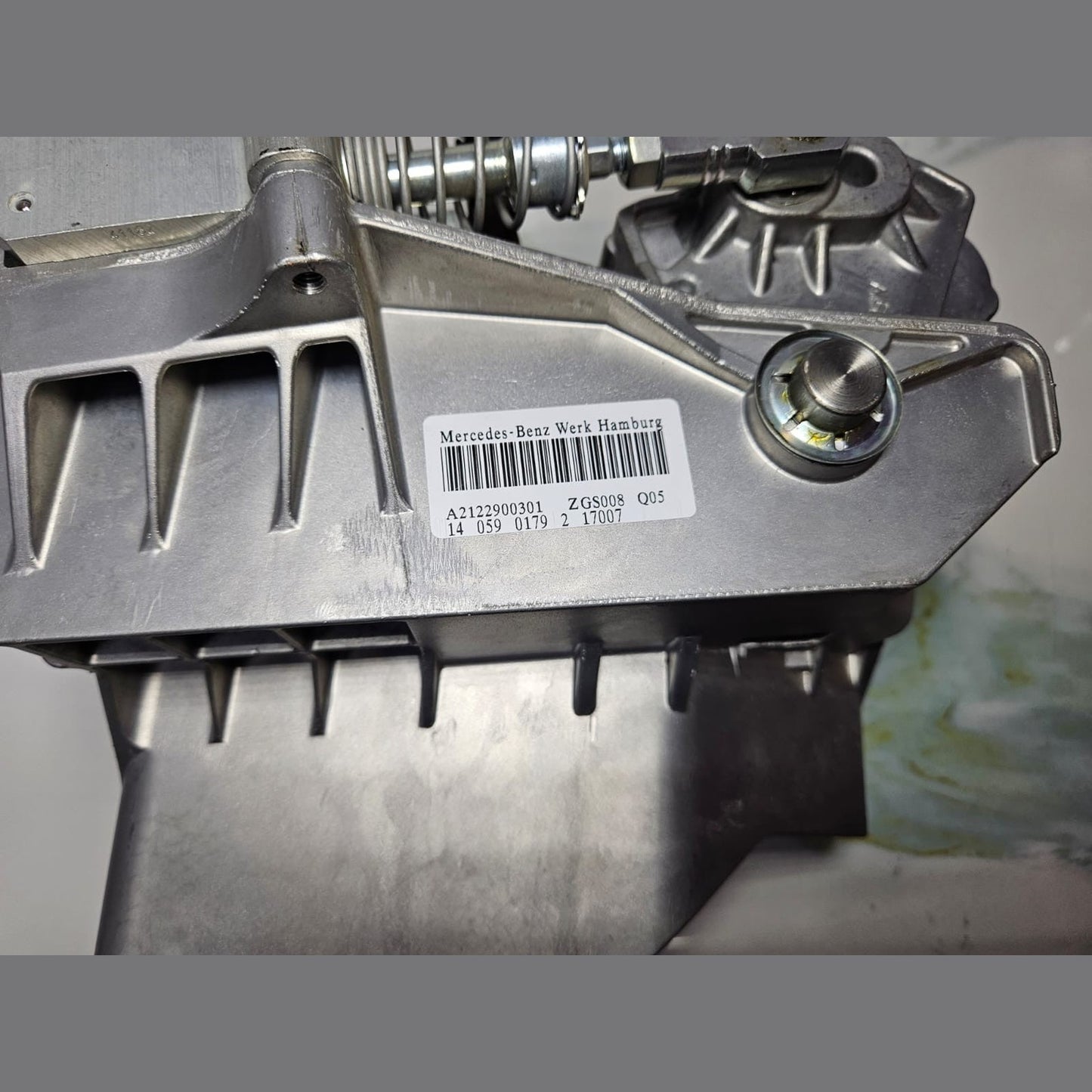 10-15 Mercedes-Benz W212 E-Class Hybrid Brake Pedal Assembly A212 2900301 OEM