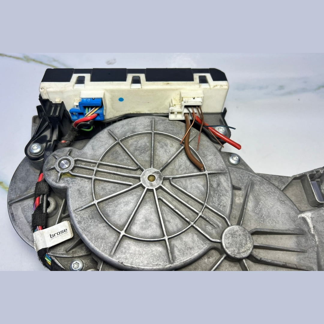 Mercedes W205 C-Class Power Tailgate Liftgate Motor Actuator A205 7604100 OEM