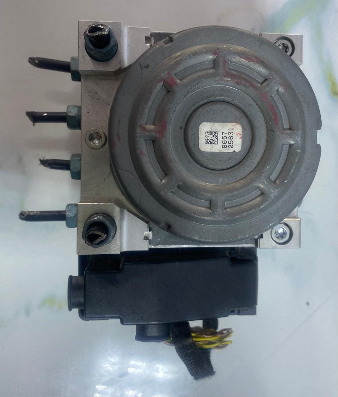 2014 BMW 428i xDrive Abs Pump Control Unit Module 6868319