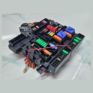 BMW F40 F44 F45 F46 i8 Mini F57 F60 Fuse Box Power Distribution box 9360501 OEM