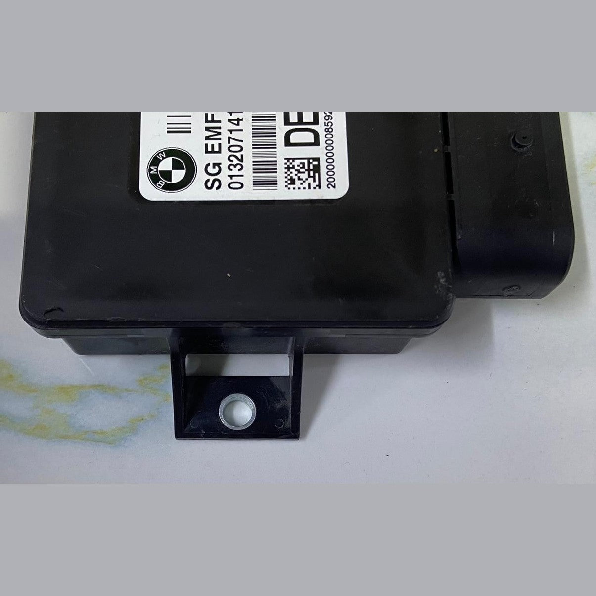 OEM BMW F10 F11 F12 EMF Module Parking Brake Unit Electric Control 6863800