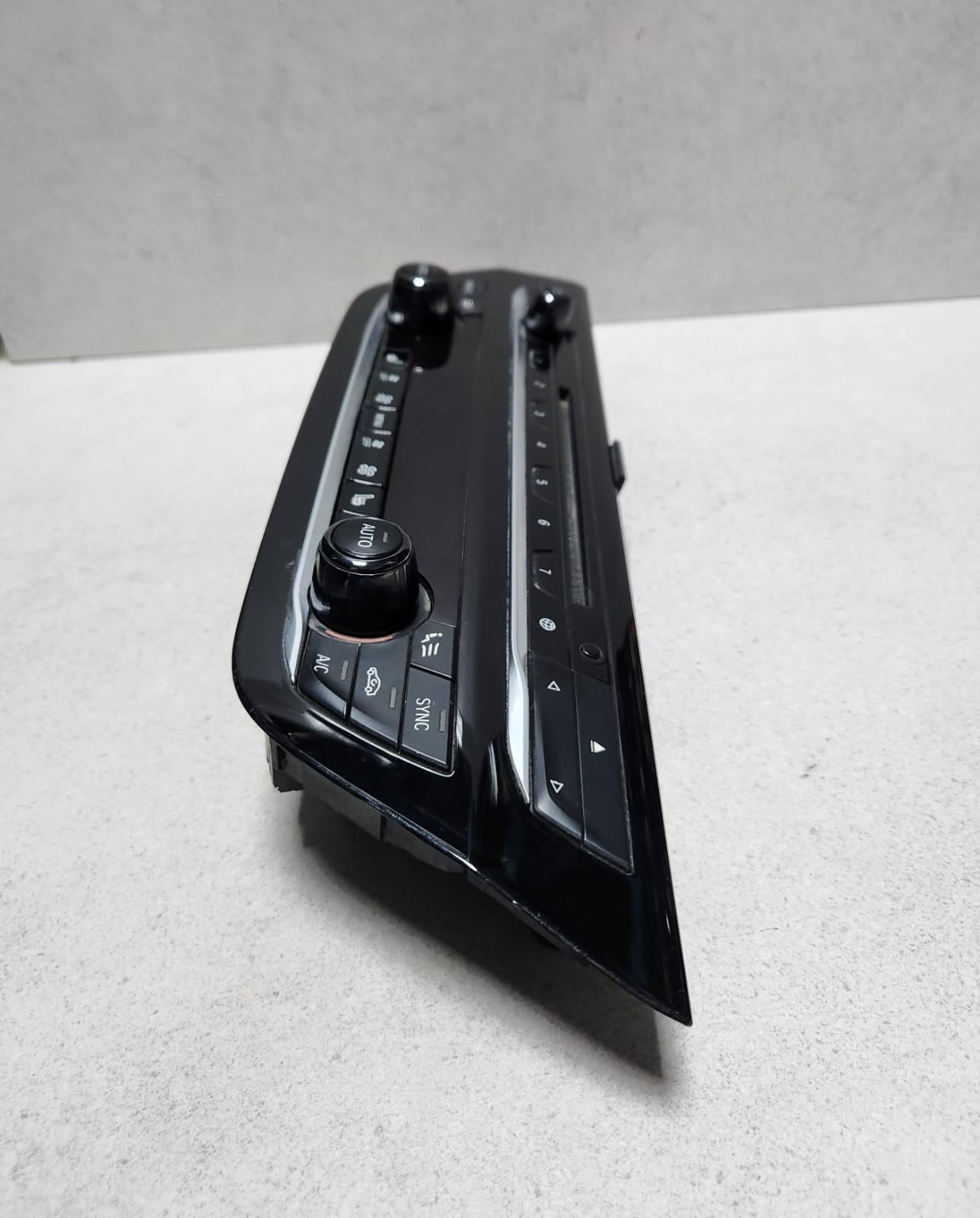 2017-2020 BMW 530i Climate Control Switch 6834441 5 Series G30 G31