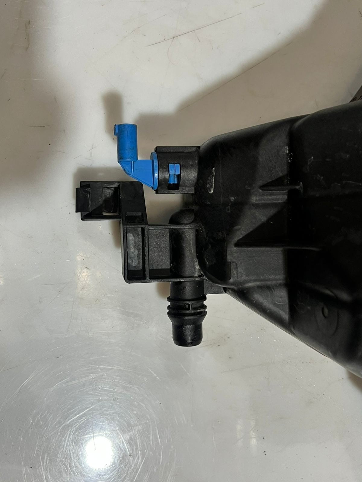 2011-2016 BMW 528i Coolant Expansion Tank 7601950