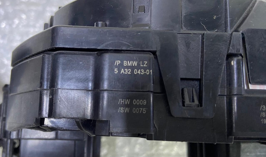 OEM 2022 - 24 BMW 430i G26 STEERING COLUMN MULTIFUNCTION CONTROL SWITCH 5A32043