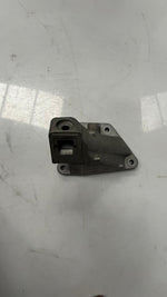 Bild in die Galerieansicht laden, 2012-2018 BMW M6 F13 S63 V8 Engine Mount Bracket 2211228411201 