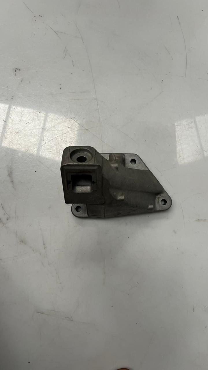2012-2018 BMW M6 F13 S63 V8 Engine Mount Bracket 2211228411201 