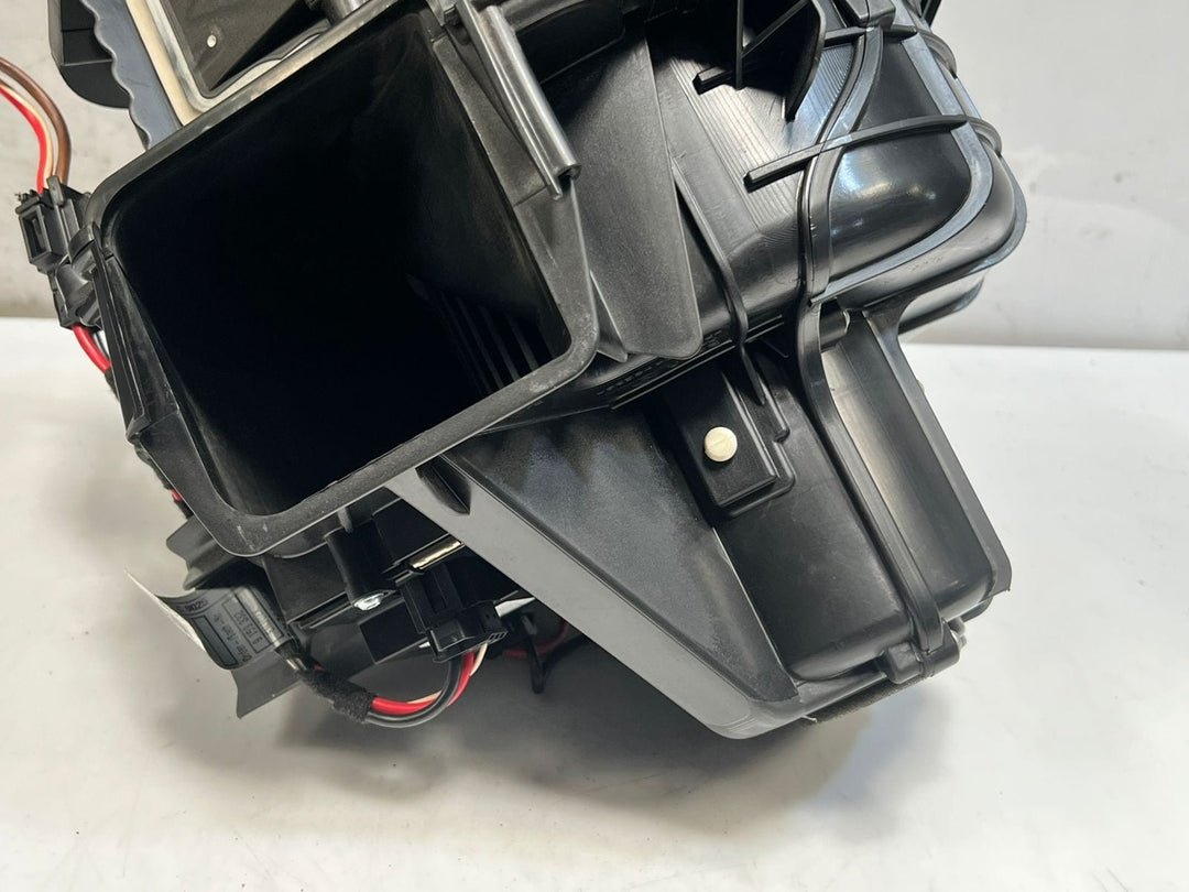 BMW 5' 6' 7' F10 F11 F06 F12 F13 F01 F02 AIR Heater Blower UNIT Motor 9243949