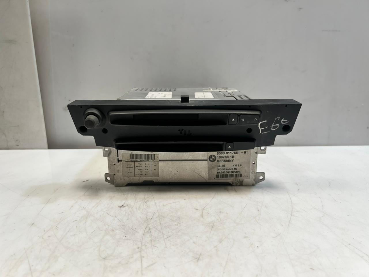 2006-2007 BMW 525i 5 Series E60 NAVIGATION CCC Radio PLAYER 9117561 OEM