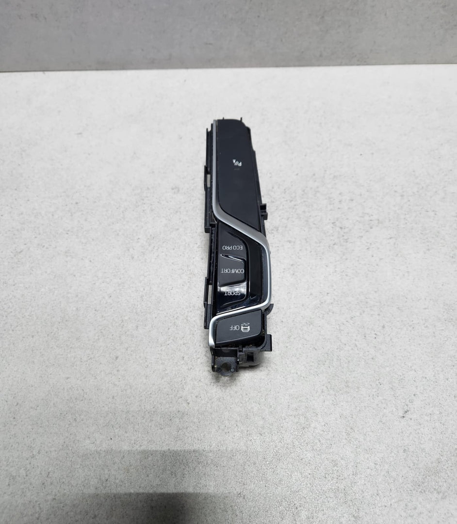 2017-2019 BMW X3 Center Console Operating Unit 6832014 G01 X3 G30 G31 G32 G38