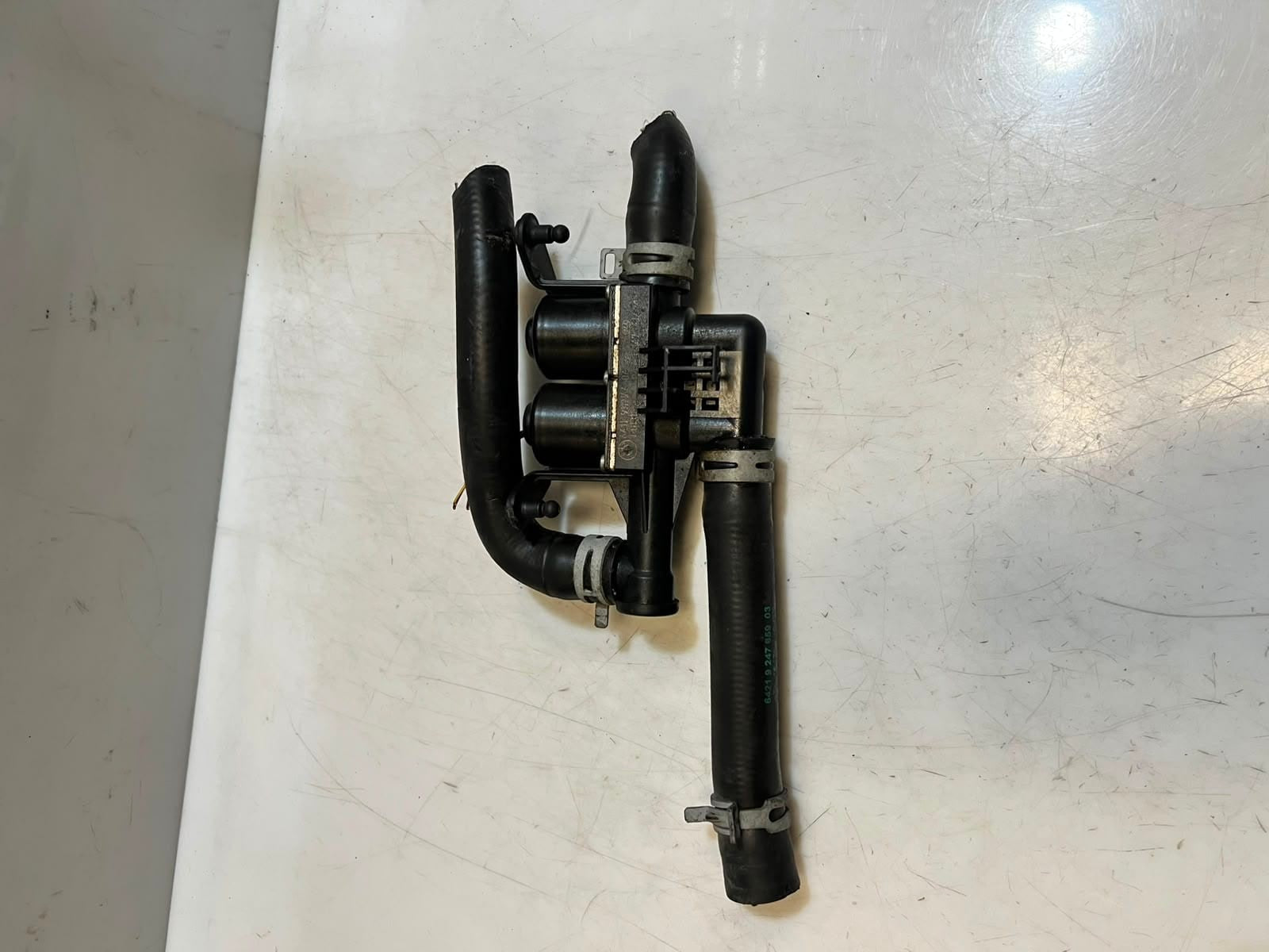 2010-2021 BMW 5 7 Series F10 F11 F07 F10 740i Heater Control Valve 9119164 OEM