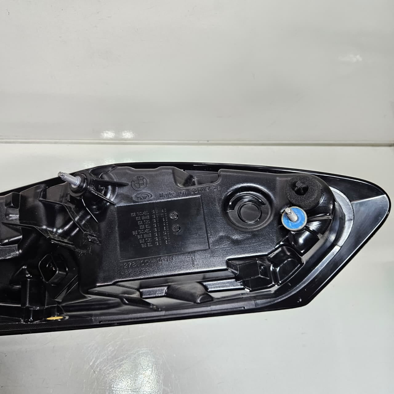 9879753-2023 BMW XM G09 Taillight Rear Left OEM