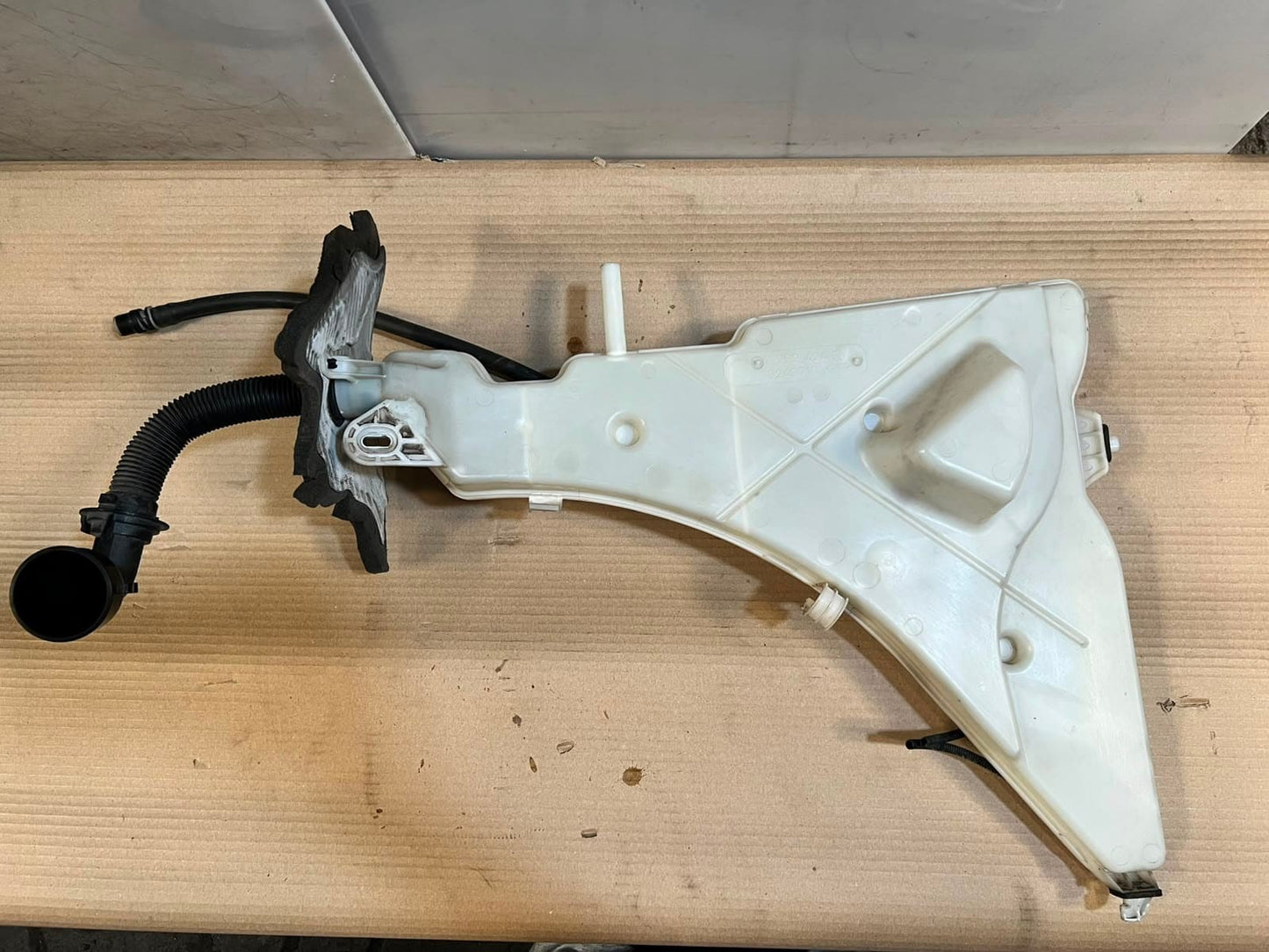 2013-2017 BMW X5 F15 Windshield Washer Fluid Reservoir/Tank BOTTLE 7292424 OEM