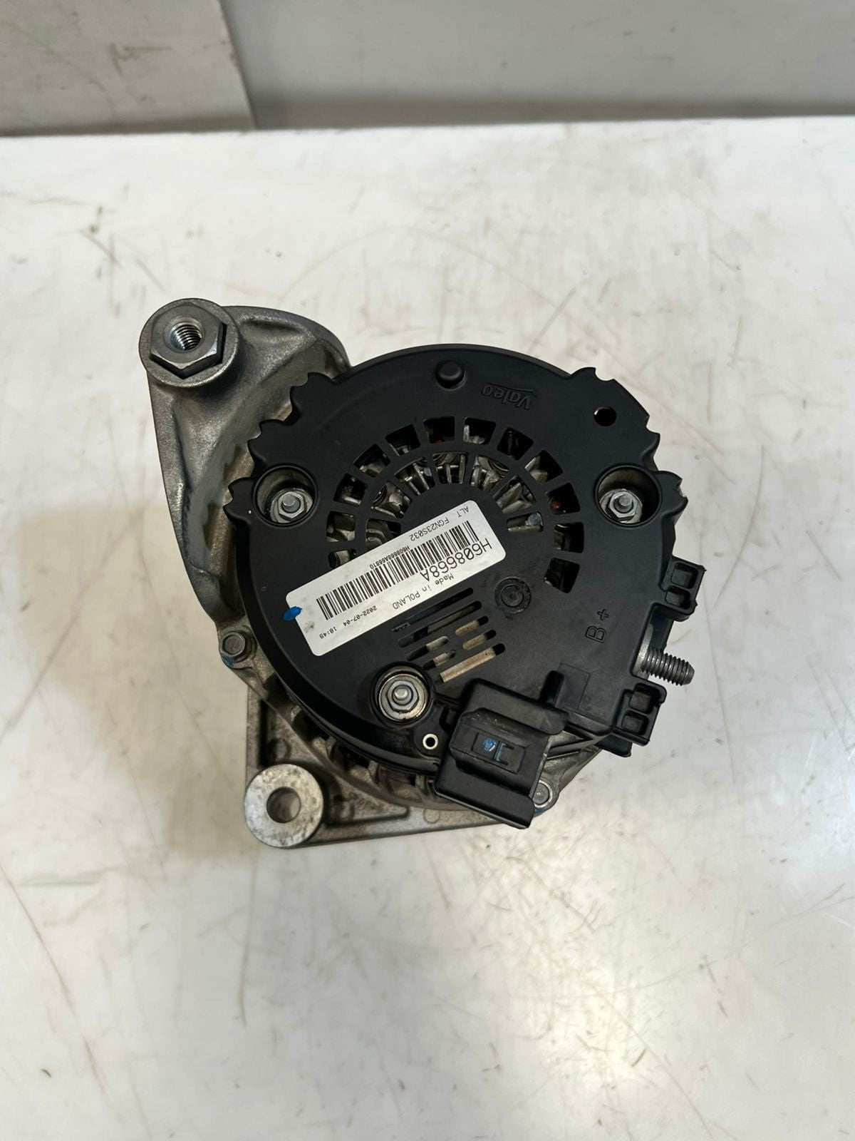 BMW 5 Series F10 F118 F25, 7 Series, X3, X5, and X6 Alternator FGN23S032 OEM