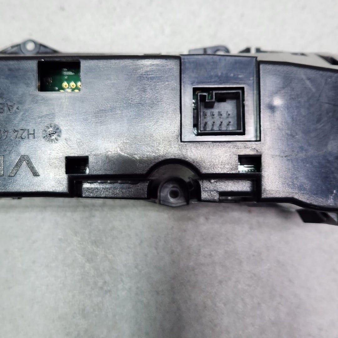 Mercedes-Benz Operating Unit 2198301685 OEM