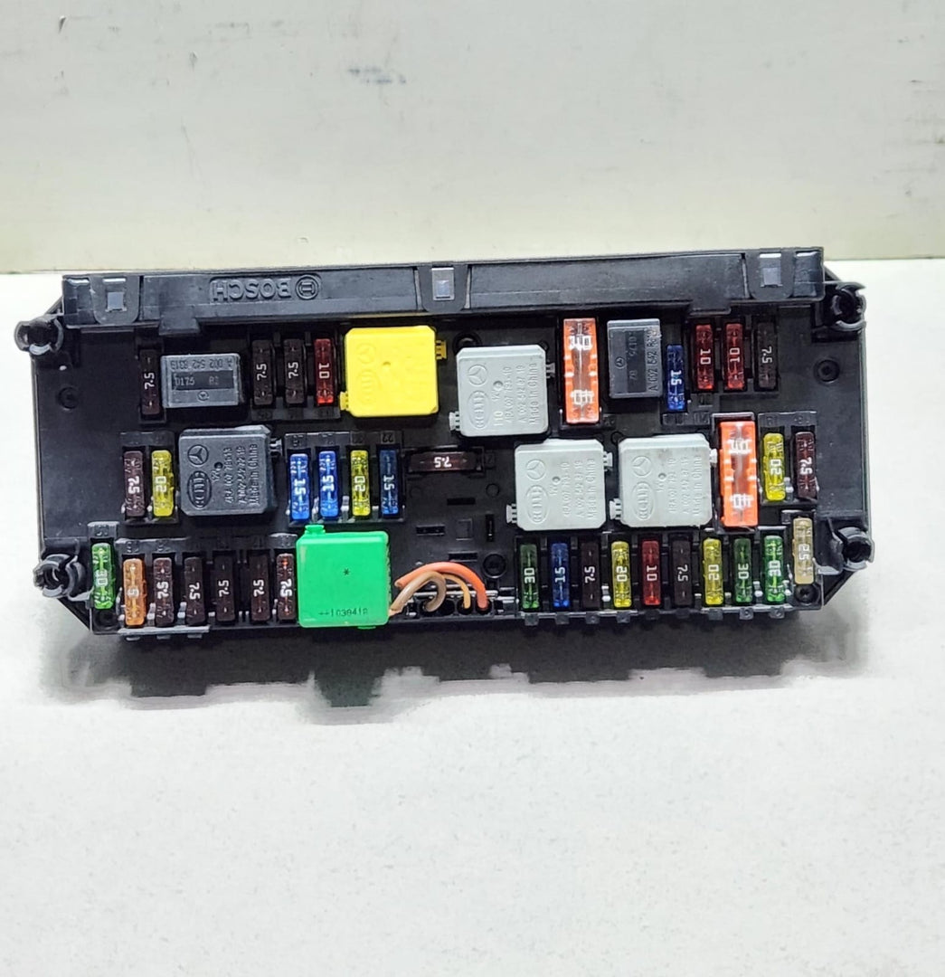 Mercedes-Benz X204 GLK Fuse Box Sam Relay Control Module Front A2129008207 W212 
