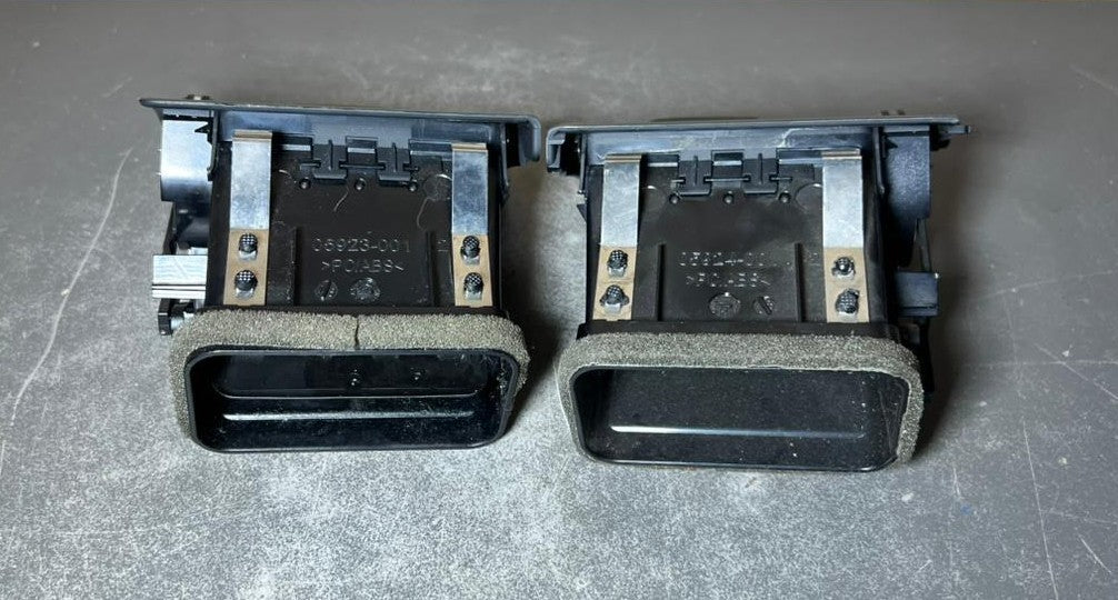 08-10 Mercedes W204 Class Front Dashboard Left \ Right Heater A/C Air Vent