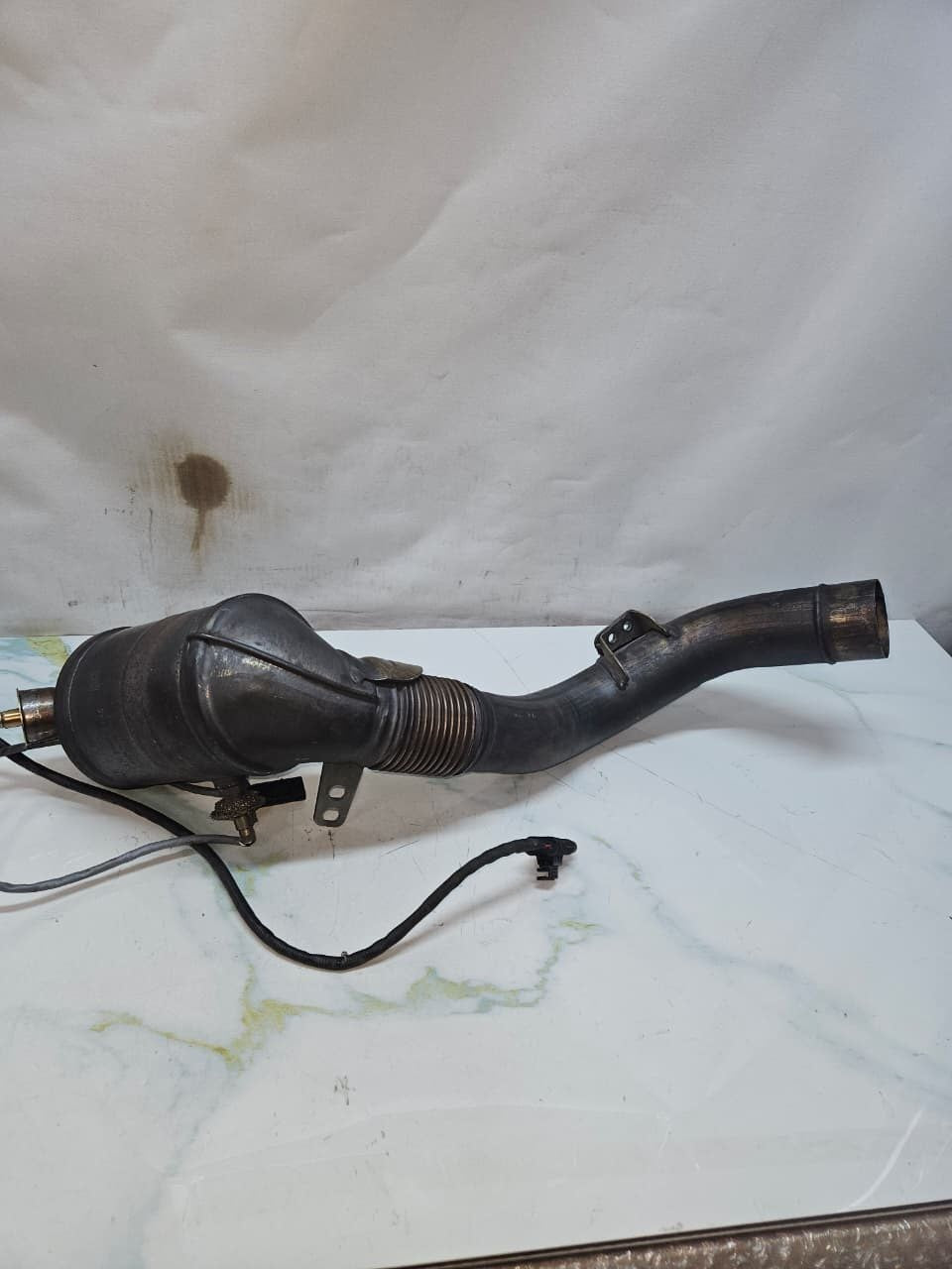 2013-15 BMW 6 Gran Coupe F06 750Li N63 B44 B engine Catalytic Converter 7645441