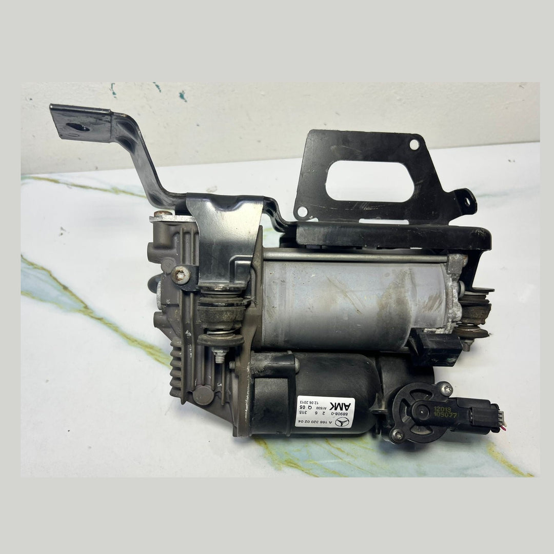 Mercedes W166 ML GL GLE Airmatic Air Suspension Compressor Pump A166 3200204 OEM