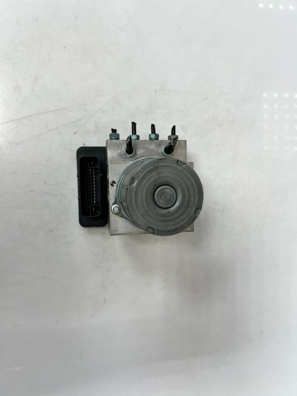2012-2016 BMW 5 Series F10 F11 535i Abs Pump Control Module 6865852 OEM
