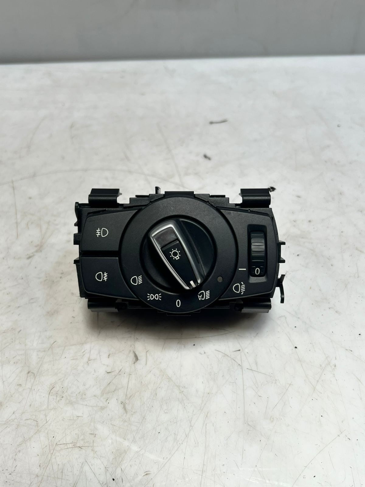 BMW 3-Series E88 E82 E90 E91 X1 E84 HALOGEN Headlight CONTROL Switch 9169406 OEM