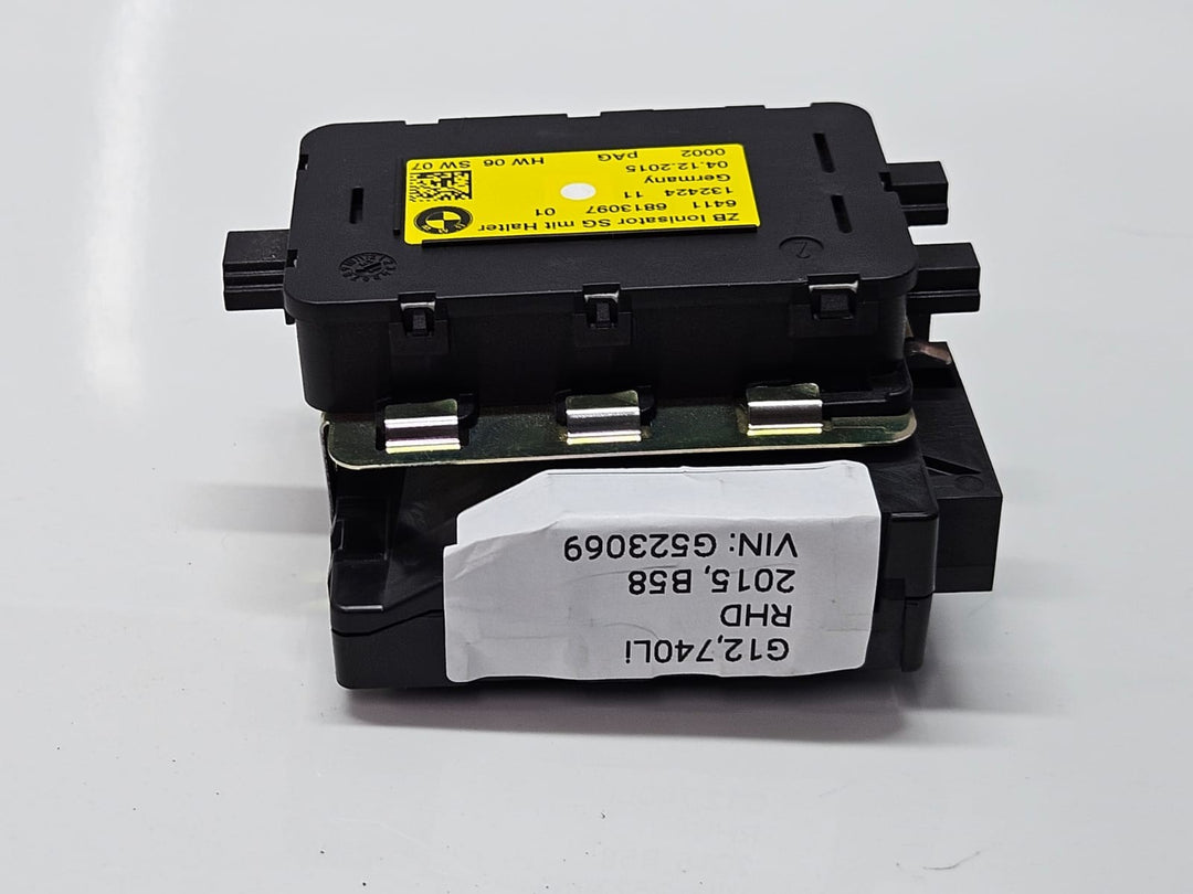  6813097-2015-2019 BMW 740i G11 G12 G30 G31 Ionizer & A/C Control Module OEM
