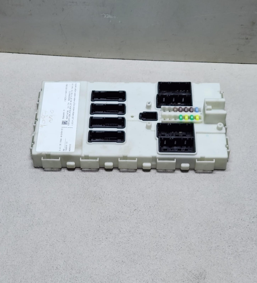 2012-2015 BMW 118i Engine Control Unit 8638198 F20 F30 OEM