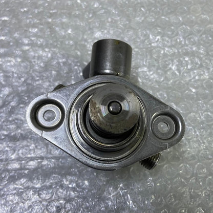 OEM BMW F20 F22 F11 Petrol N55 High Pressure Fuel Injection Pump 7610761 BOSCH