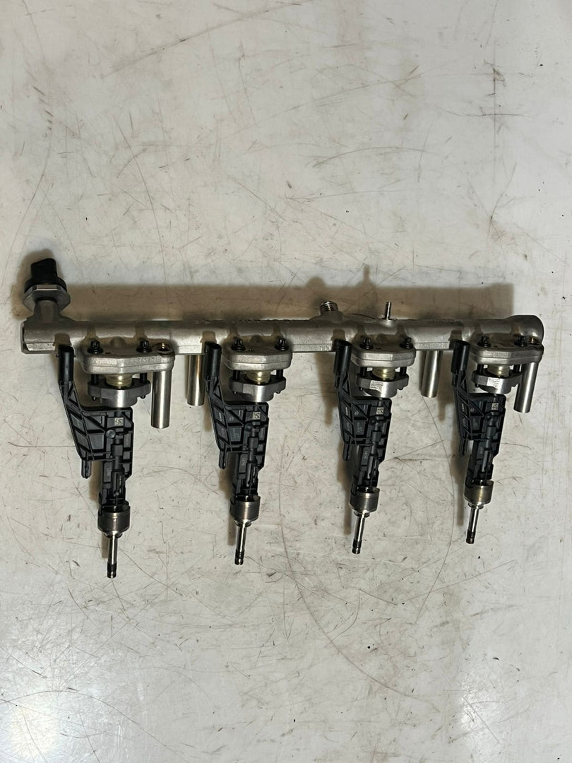 2019-2022 BMW X3 3 Series G20 G21 High Pressure Fuel Injection Rail 8665633 OEM