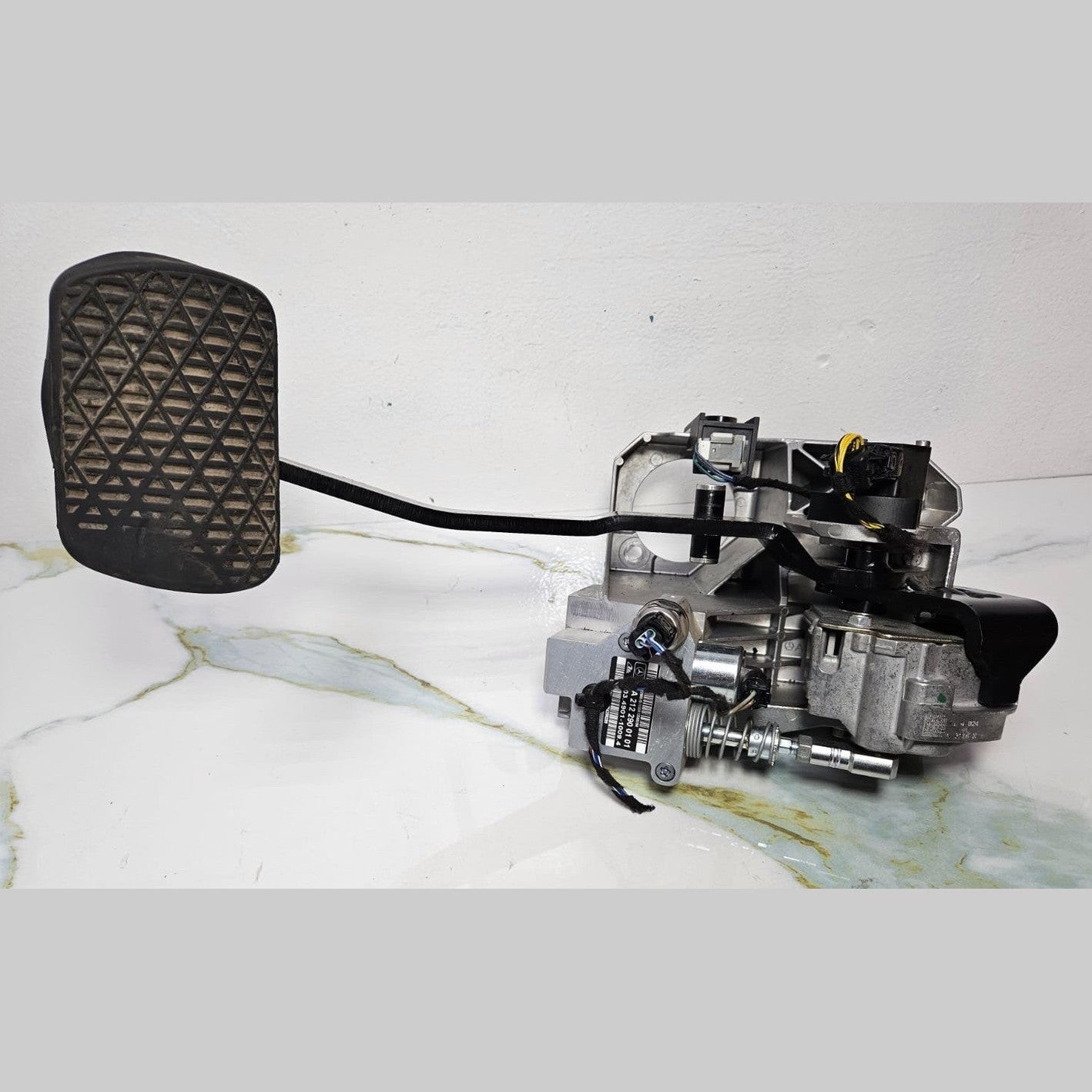 10-15 Mercedes-Benz W212 E-Class Hybrid Brake Pedal Assembly A212 2900301 OEM
